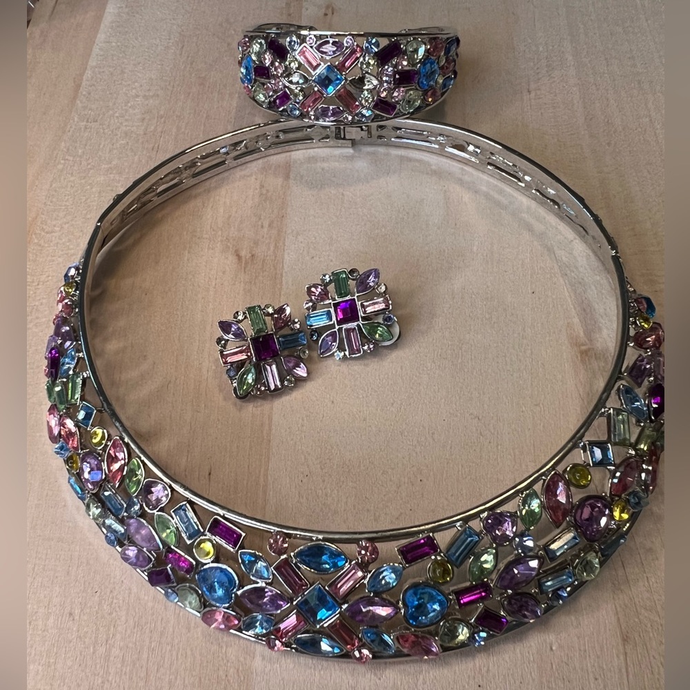 Vintage Suzanne Somers rhinestone cuff necklace, earrings and beacelet